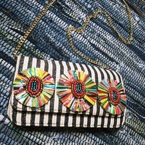 Woven straw clutch/crossbody bag